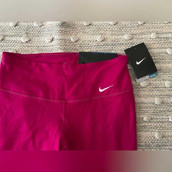NIKE NWT pink cropped leggings size XS - Picture 3 of 7